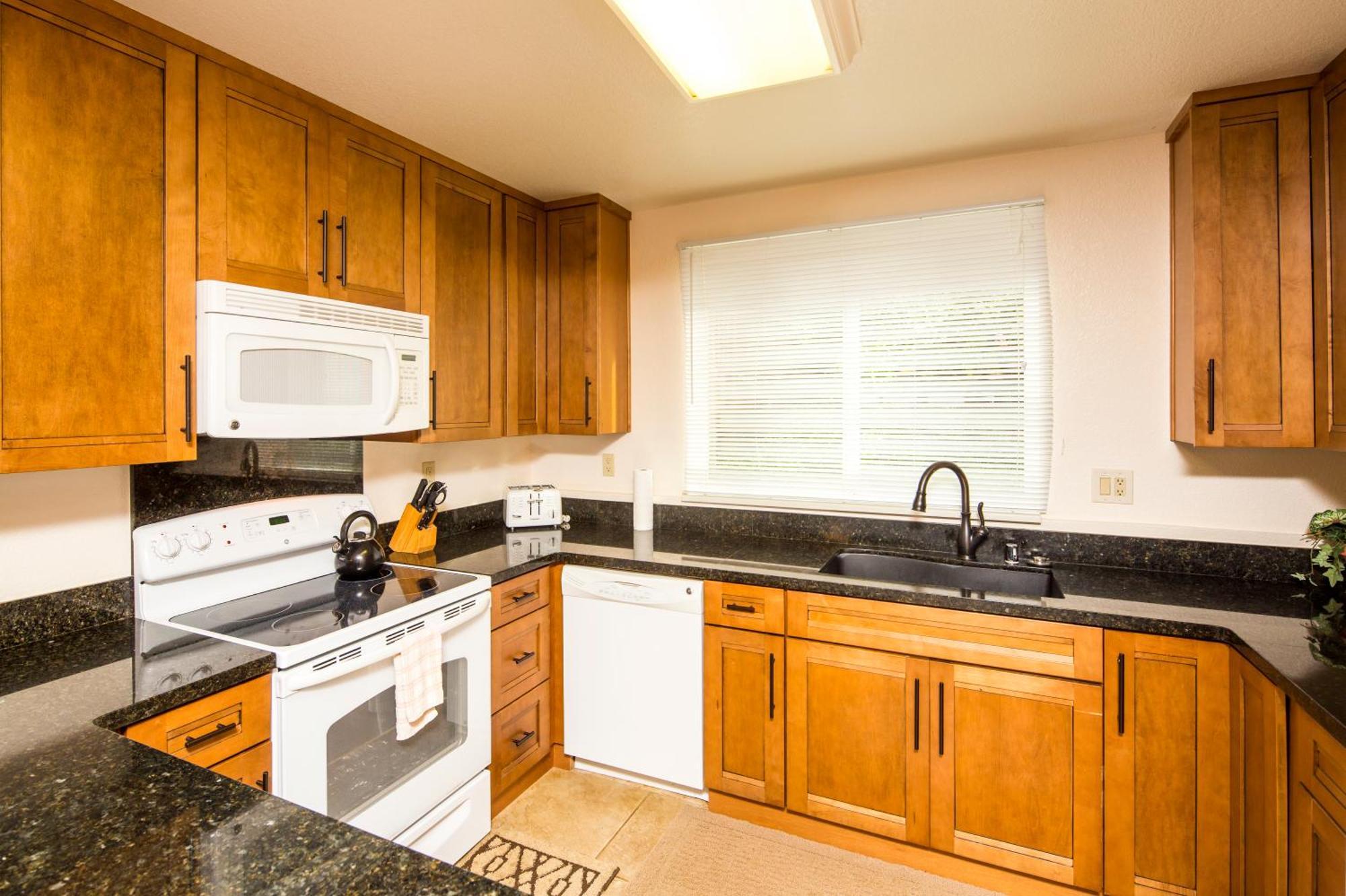 Makahuena at Poipu Apartment Koloa Bagian luar foto